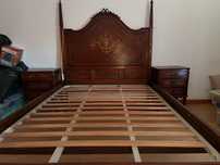 Cama de casal vintage madeira boa antiga.