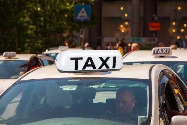 SUPER SYGNALIZATOR taxi uber bolt widoczny z pilotem+baterie okazja