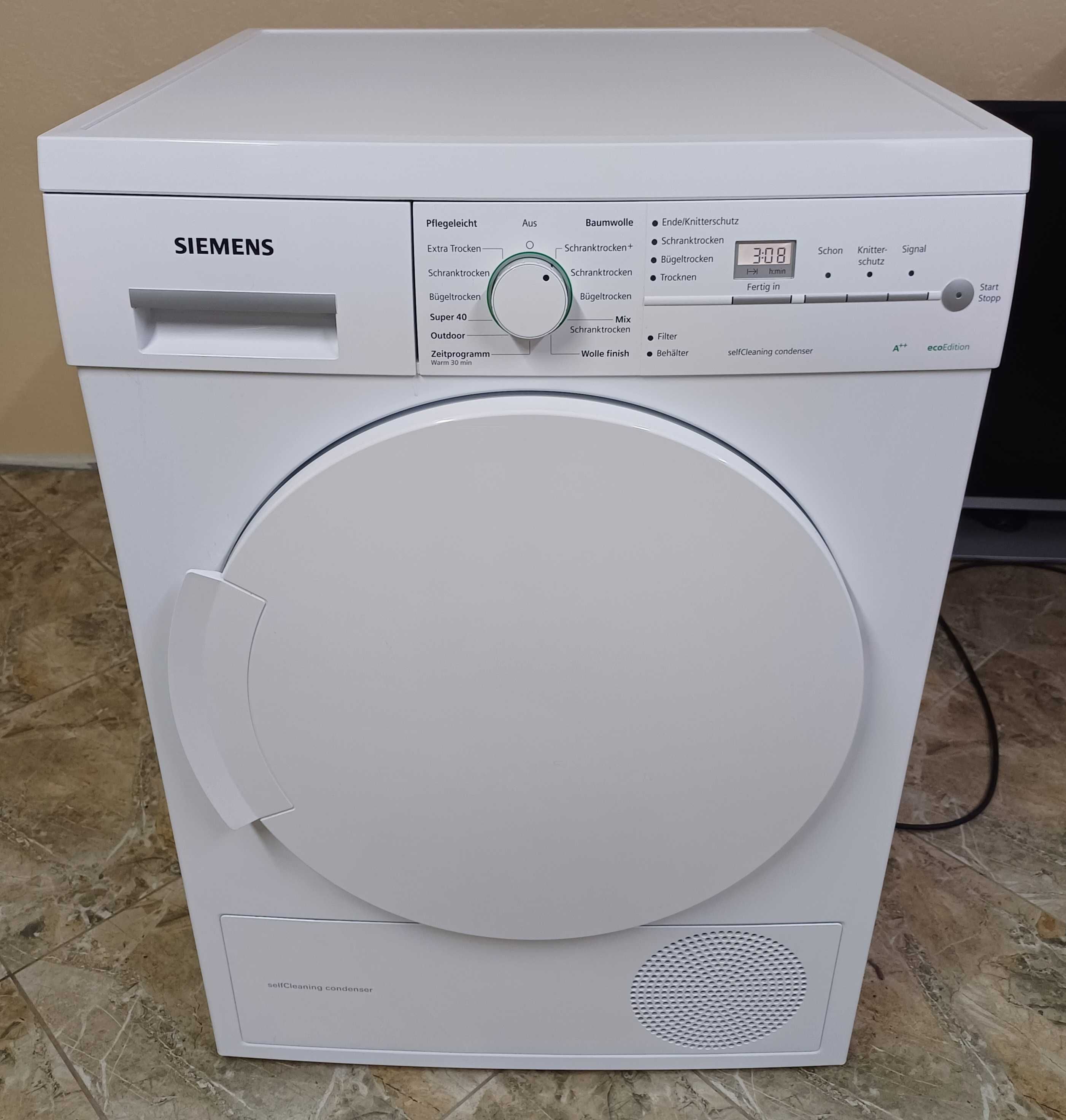 Сушильна машина Сіменс Siemens IQ500 WT44W3D2 з тепловим насосом