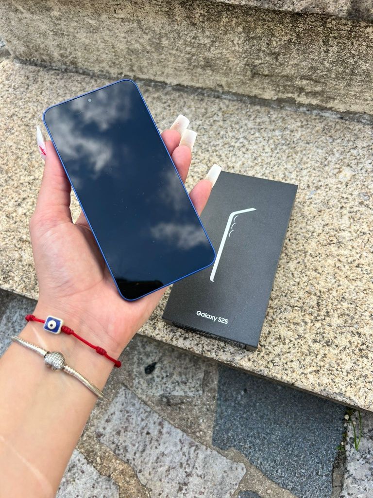 Samsung s25 256GB