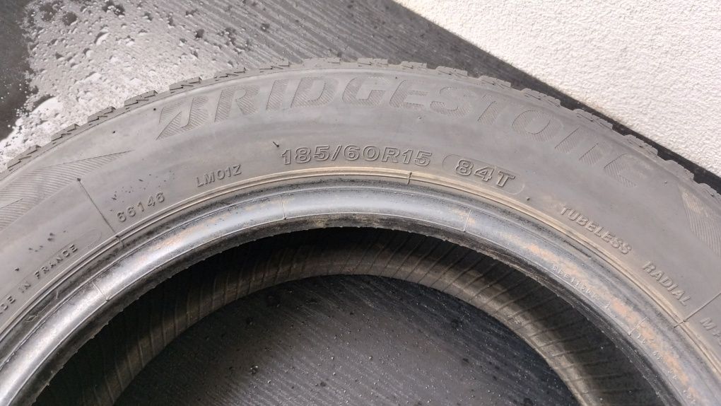 Opony całoroczne Bridgestone 185/60 R15 2szt