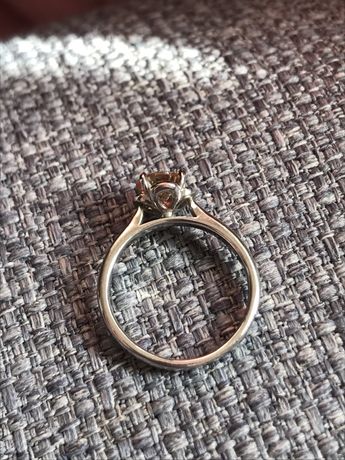 кольцо с камешком