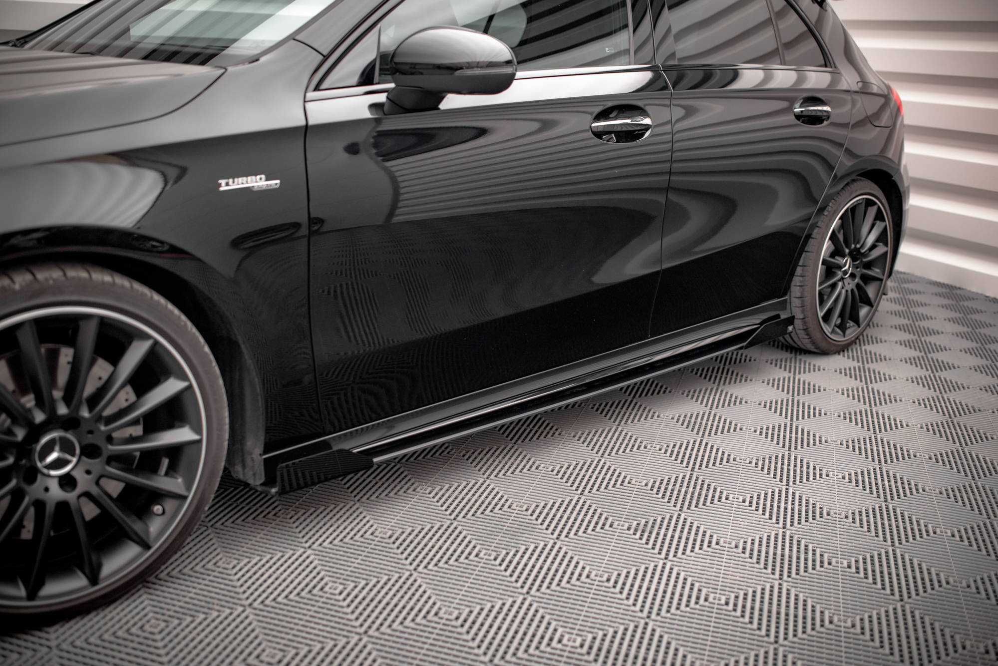 Laminas + Spliters laterais Maxton Design | Mercedes A35 AMG