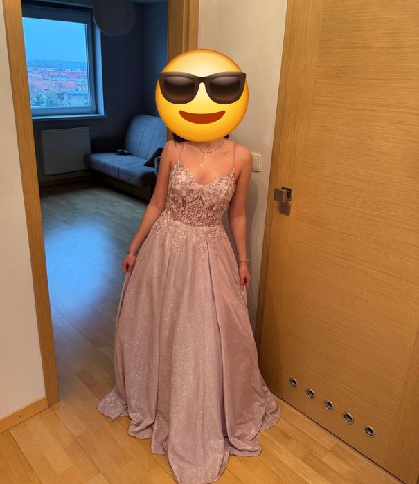 Piękna sukienka na studniówke