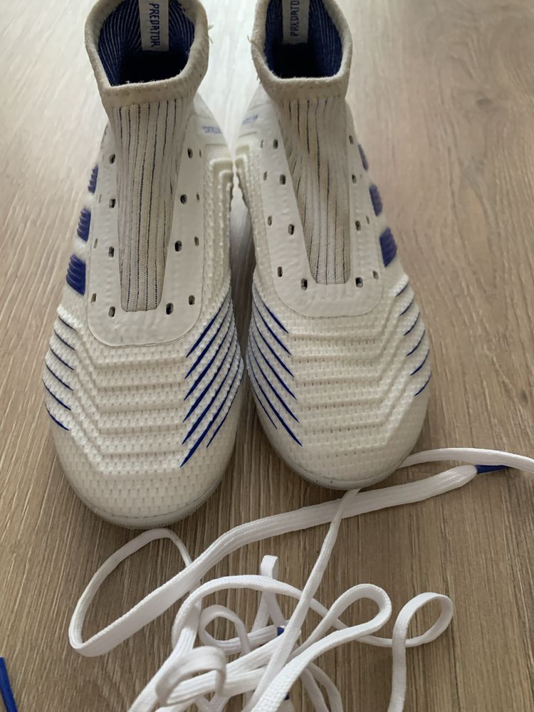 Футбольні буци Adidas