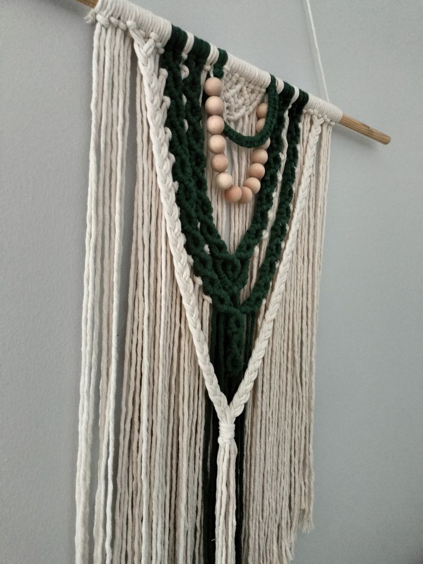 Makrama beżowo zielona z koralikami handmade rękodzieło