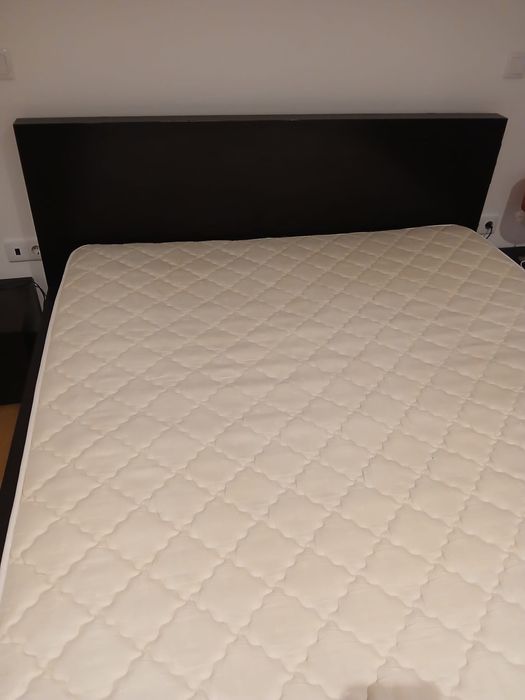 Cama de casal bengue com 160x200cm