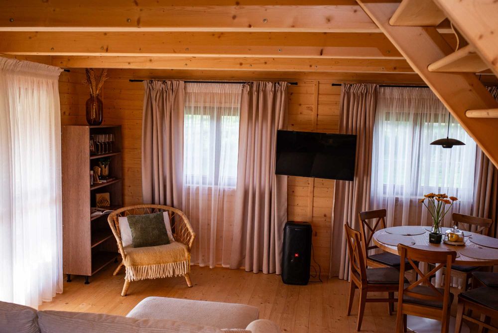 Domek Roztocze - szczelnie ogrodzony. Ognisko. Jacuzzi - Balia. Sauna.