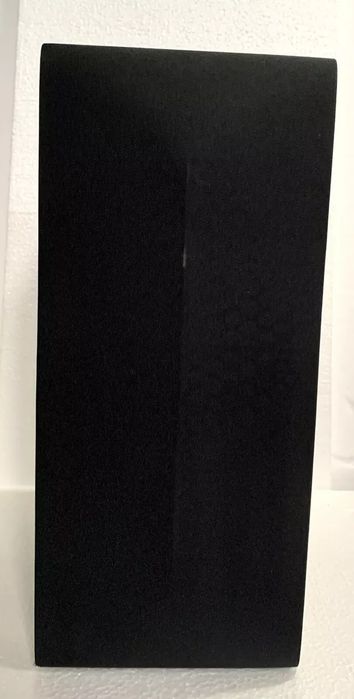 Bezprzewodowy aktywny subwoofer LG, model SPH3B-W. 
Jest to urządzenie