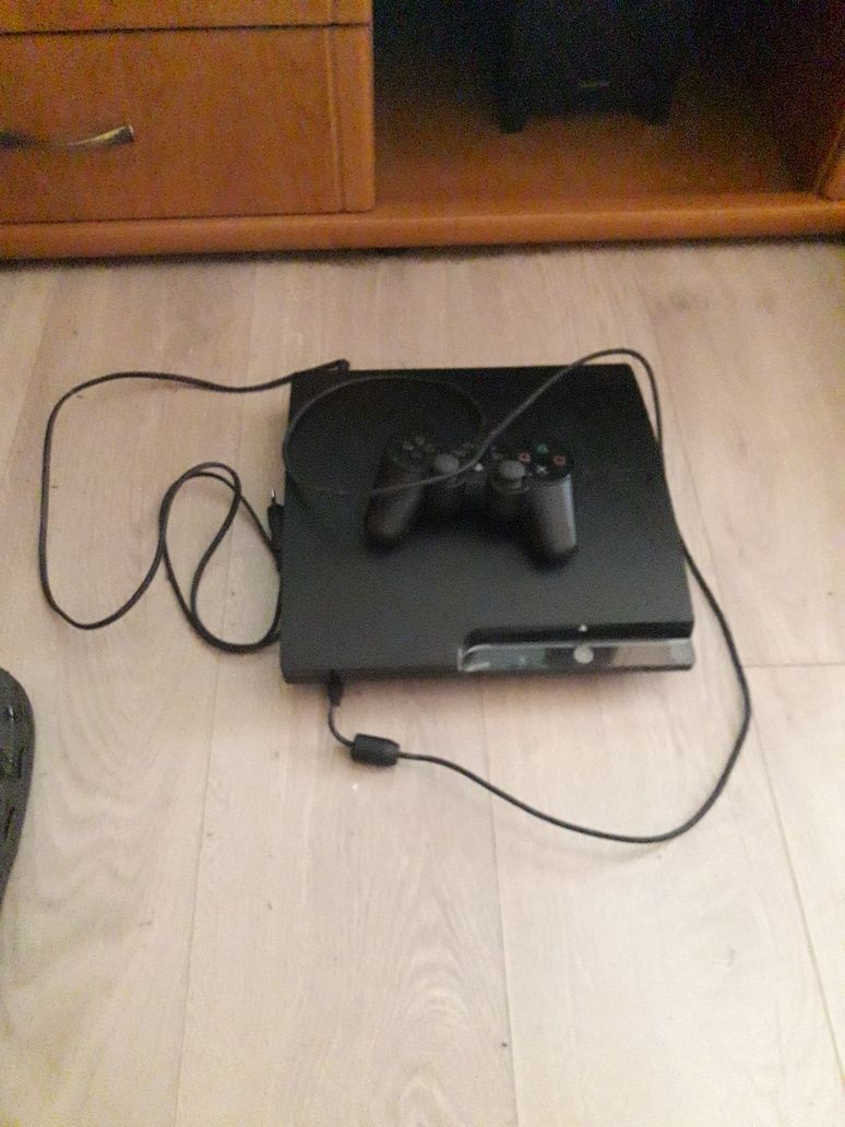 Konsola ps 3 wszytko sprawne fifa 2015  gratis