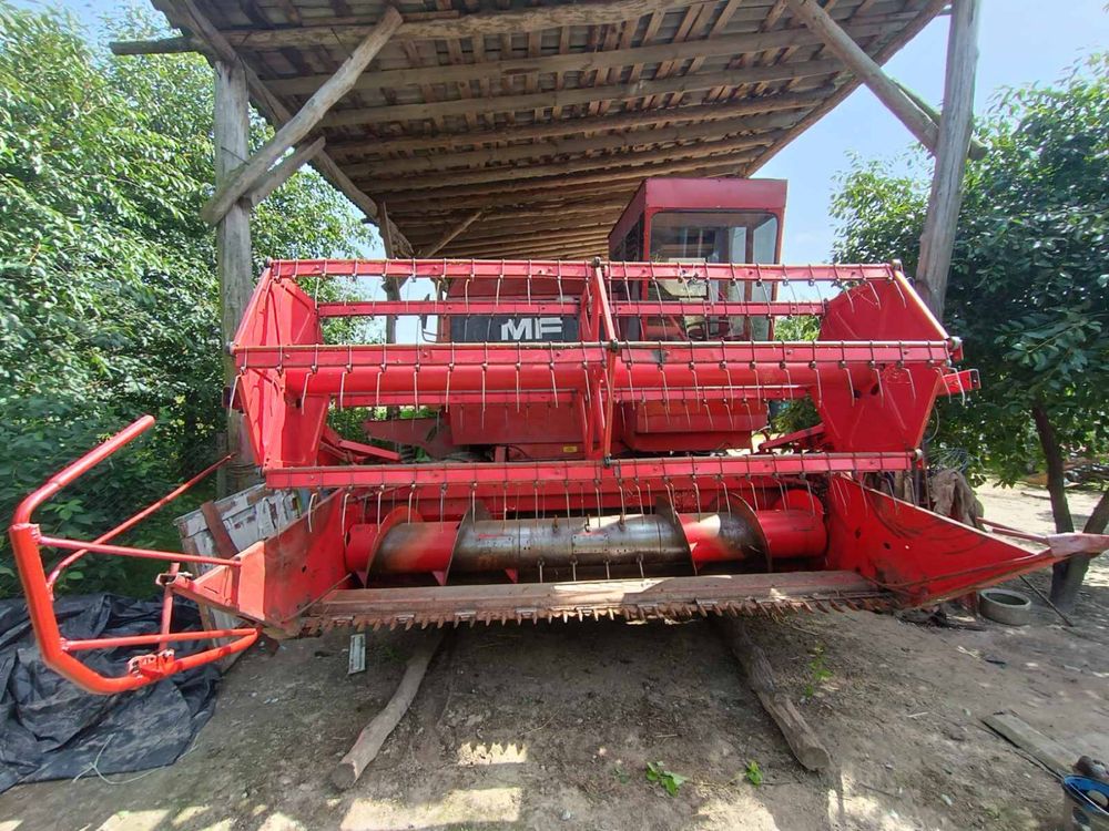 Продется комбайн  Massey Ferguson 440