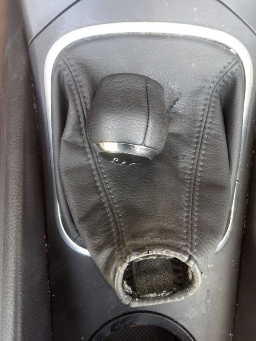 toyota AVENSIS T27 15-18 ramka panel zmiany biegów gałka