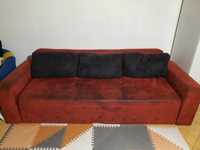 Używana kanapa w dobrym stanie koloru bordowego