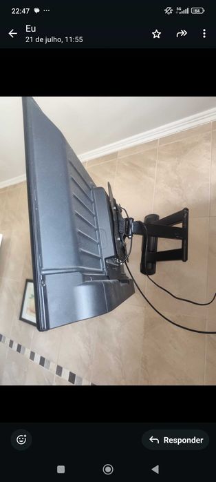 Televisão de 32 e 36 polegadas e suporte