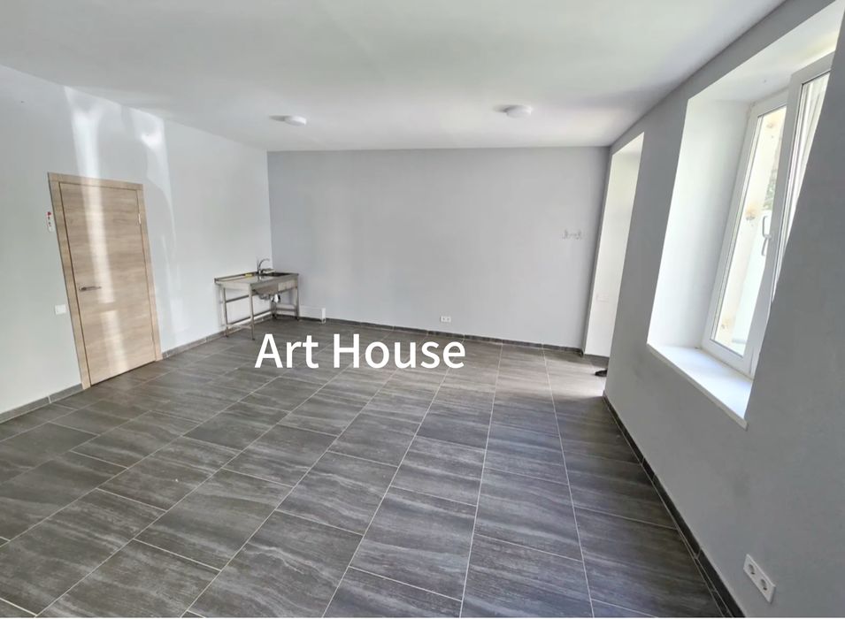 Без% Окремий вхід,офіс, салон,шоу-рум, River Mall, Ахматової/Набережна