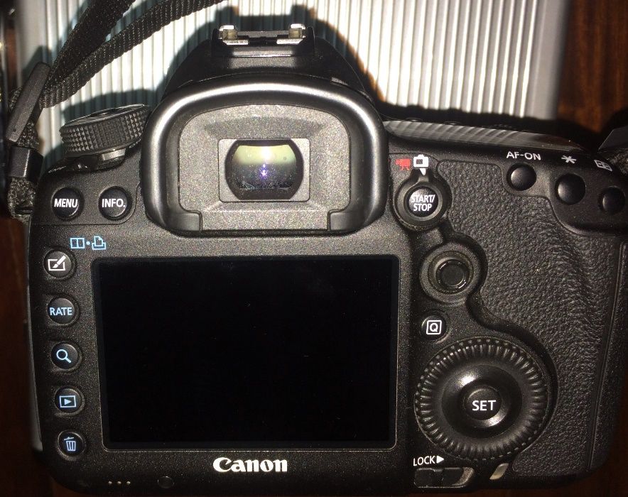 Canon 5D Mark III + EF 25-105mm Semi Nova