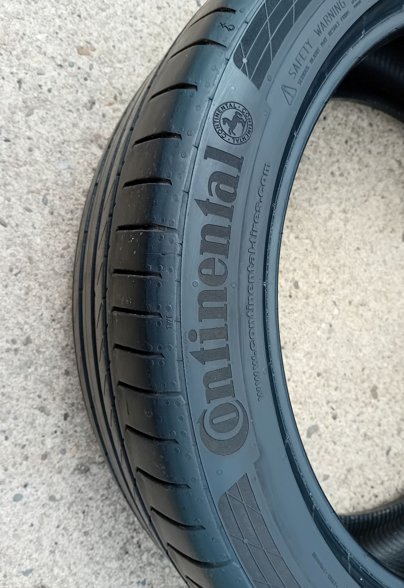 Opony letnie 245/45 R 19 Continental