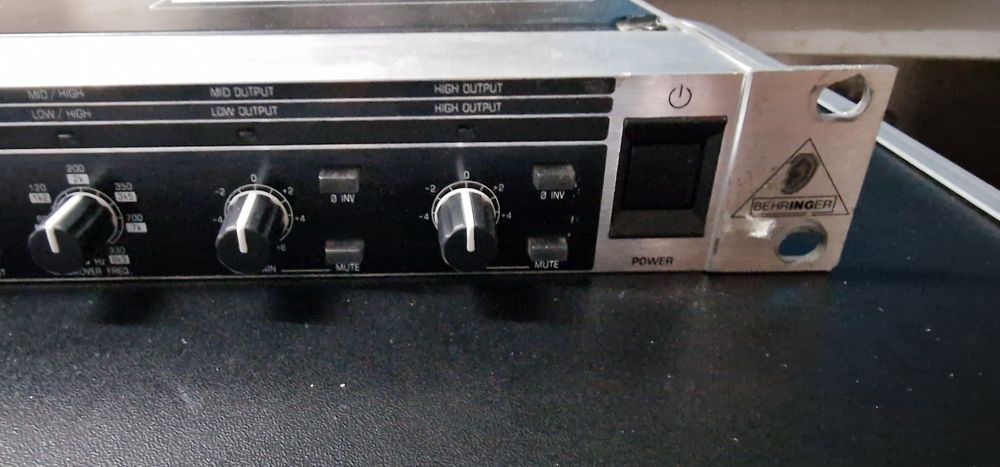 Behringer super-x Pro cx 2310