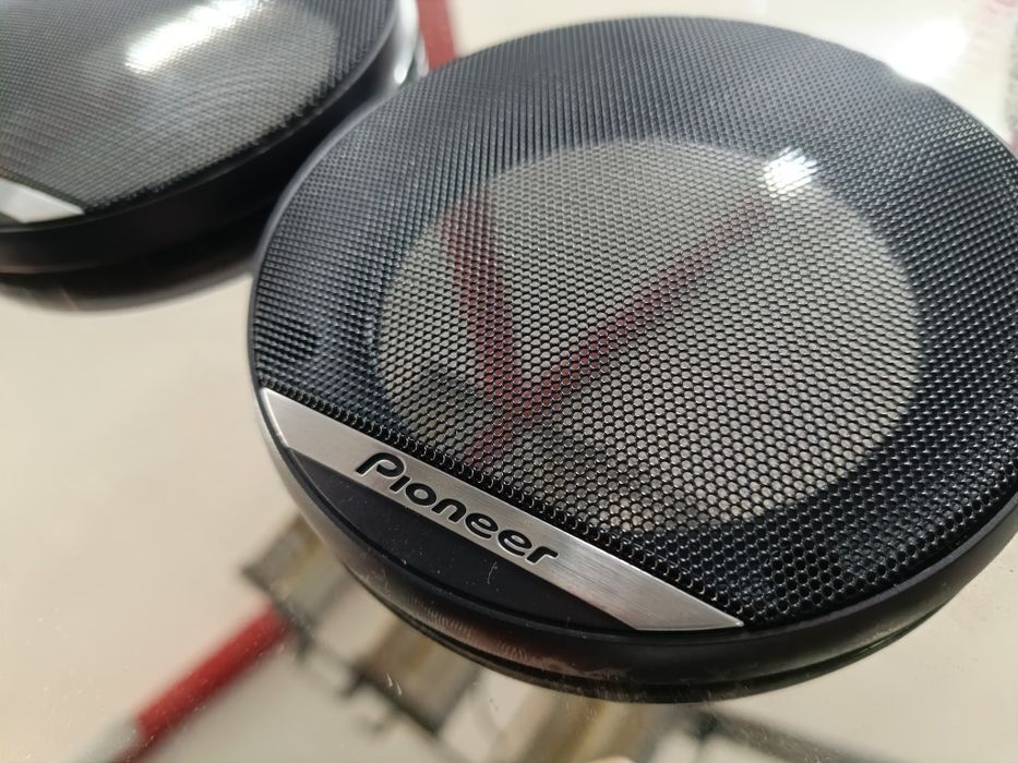 Sprzedam dwie maskownice oryginalne Pioneer 10cm