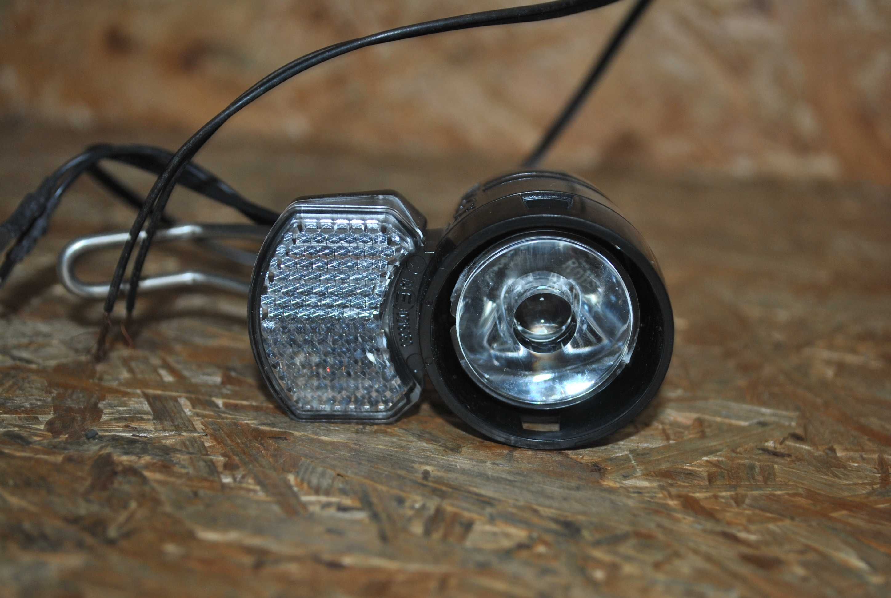 Lampa przód AXA Ecoline15 Automatic Sensor PUKY światło lampka