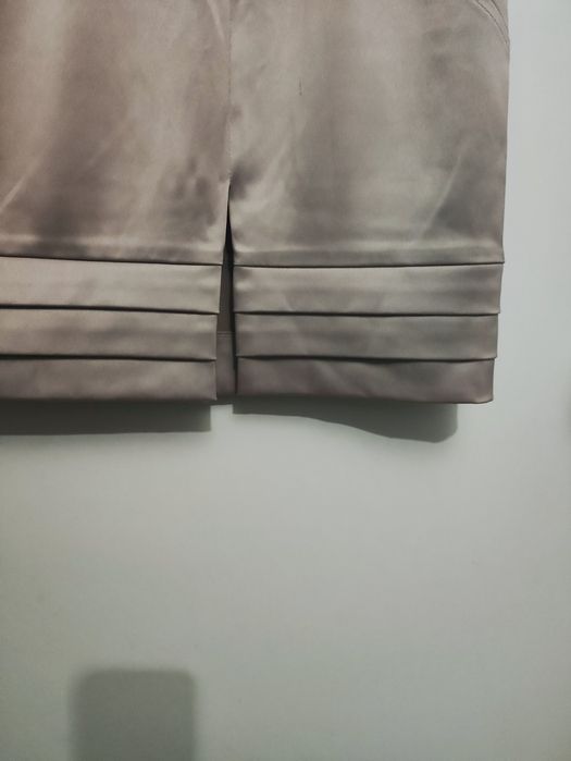 Сукня жіноча в діловому, стриманому стилі