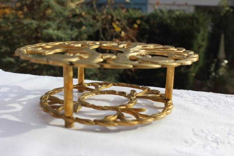 Золотиста підставка