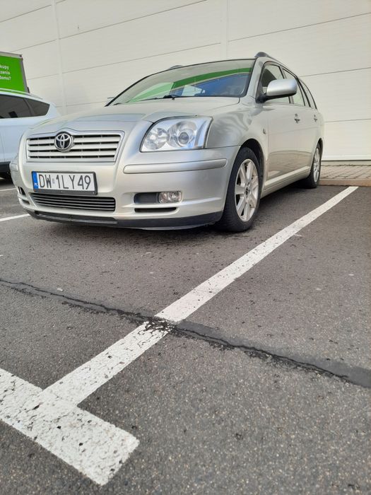 Toyota avensis 2004