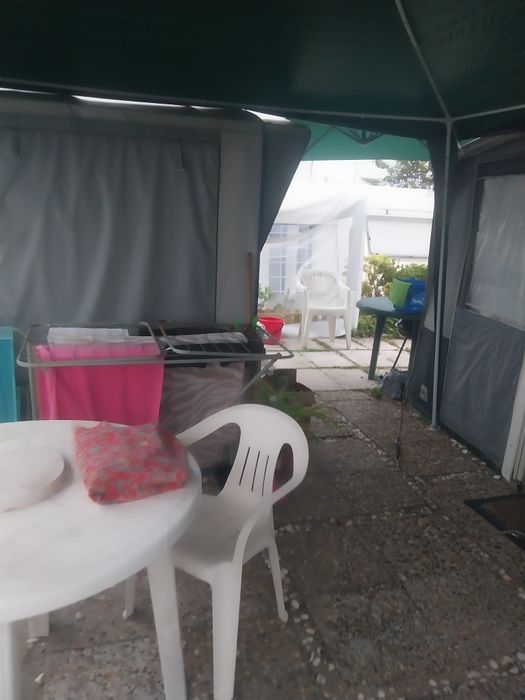 Caravam com avanço  parqueada