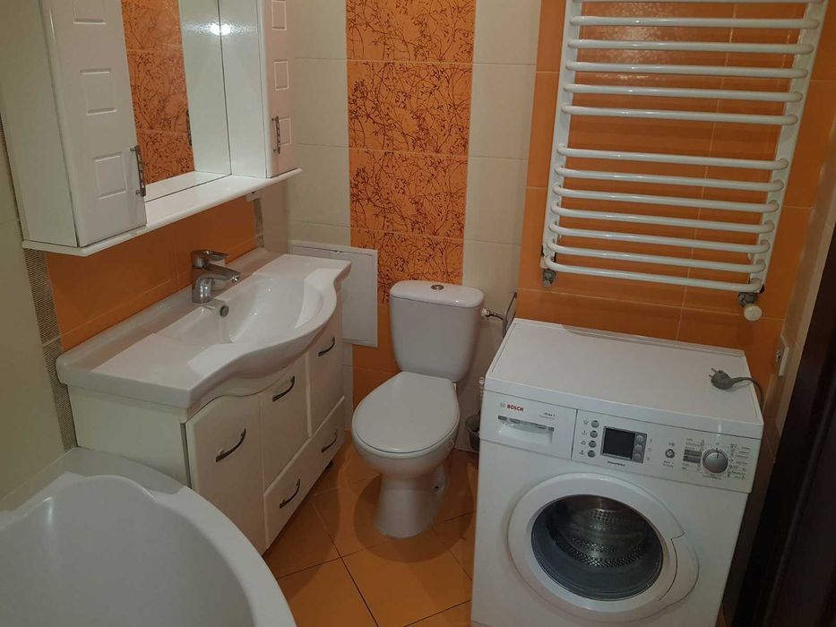 2-х кімнатна квартира , м. Кам'янка-Бузька,  ЦЕНТР