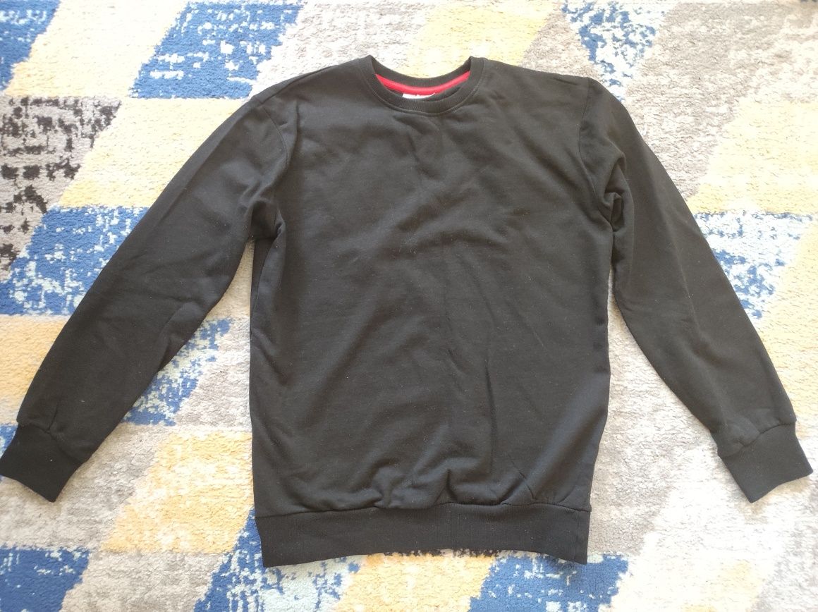 Czarna dresowa bluza dla chłopca r 158/164
