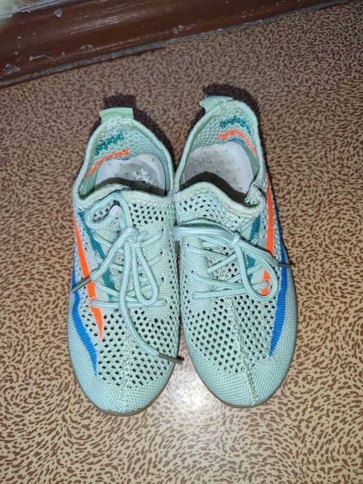 Кроссовки сеточка.