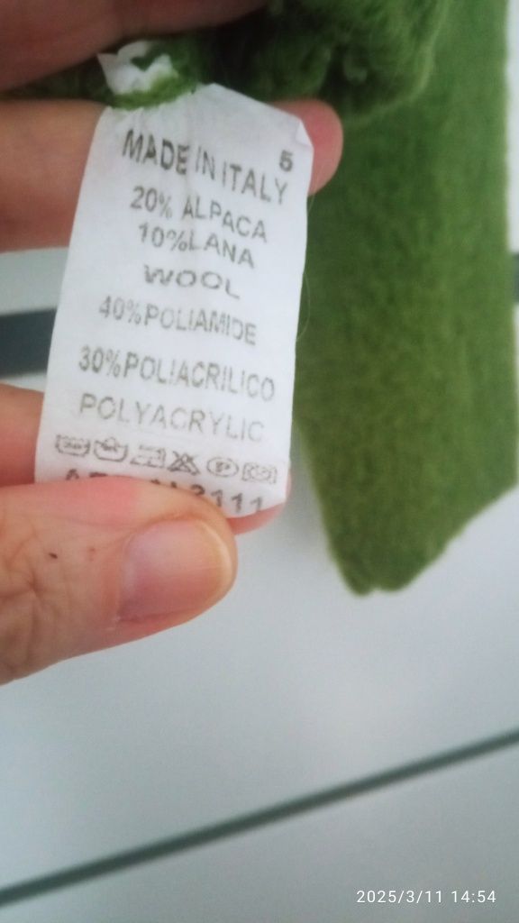 Sweterek kolor zielony