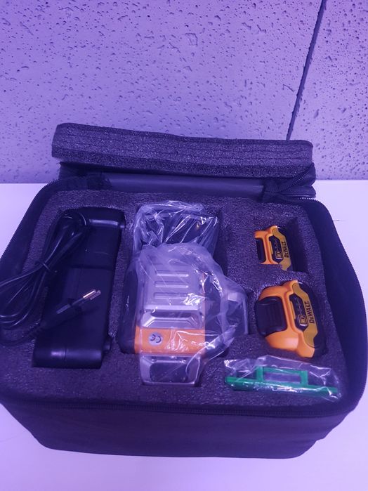 Laser samopoziomujący 360°dwie baterie!  DeWalt DCE089G