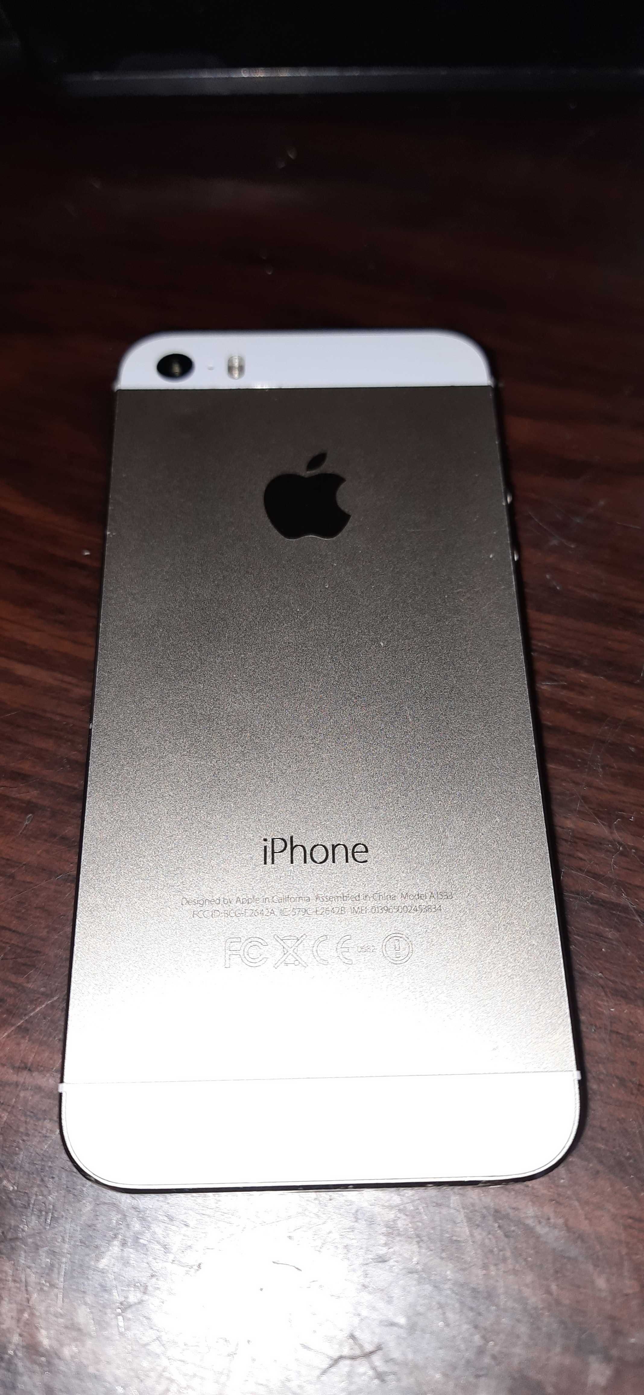 Apple iPhone 5S 16GB A1533 побитий.