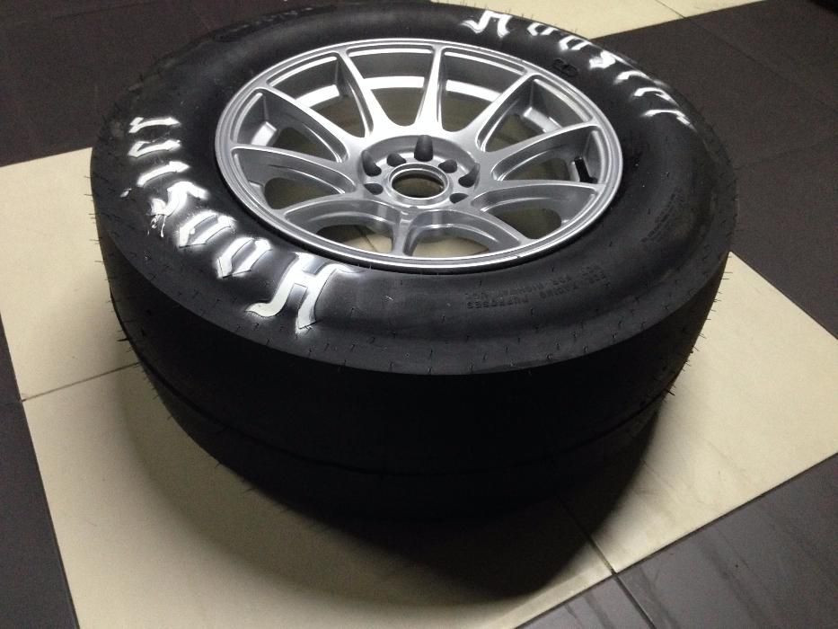 Pneus Hoosier MH drag racing slicks frente tras