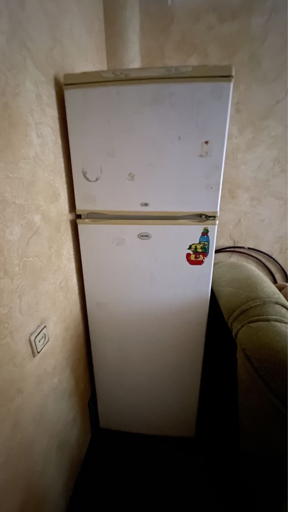 Холодильник белый б/у Nord двухкамерний