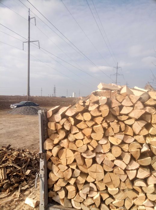 Продам дрова,уголь Колотые либо метровые