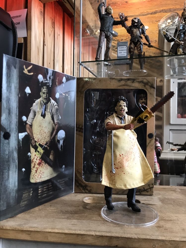 Figura massacre no Texas da Neca nova em caixa