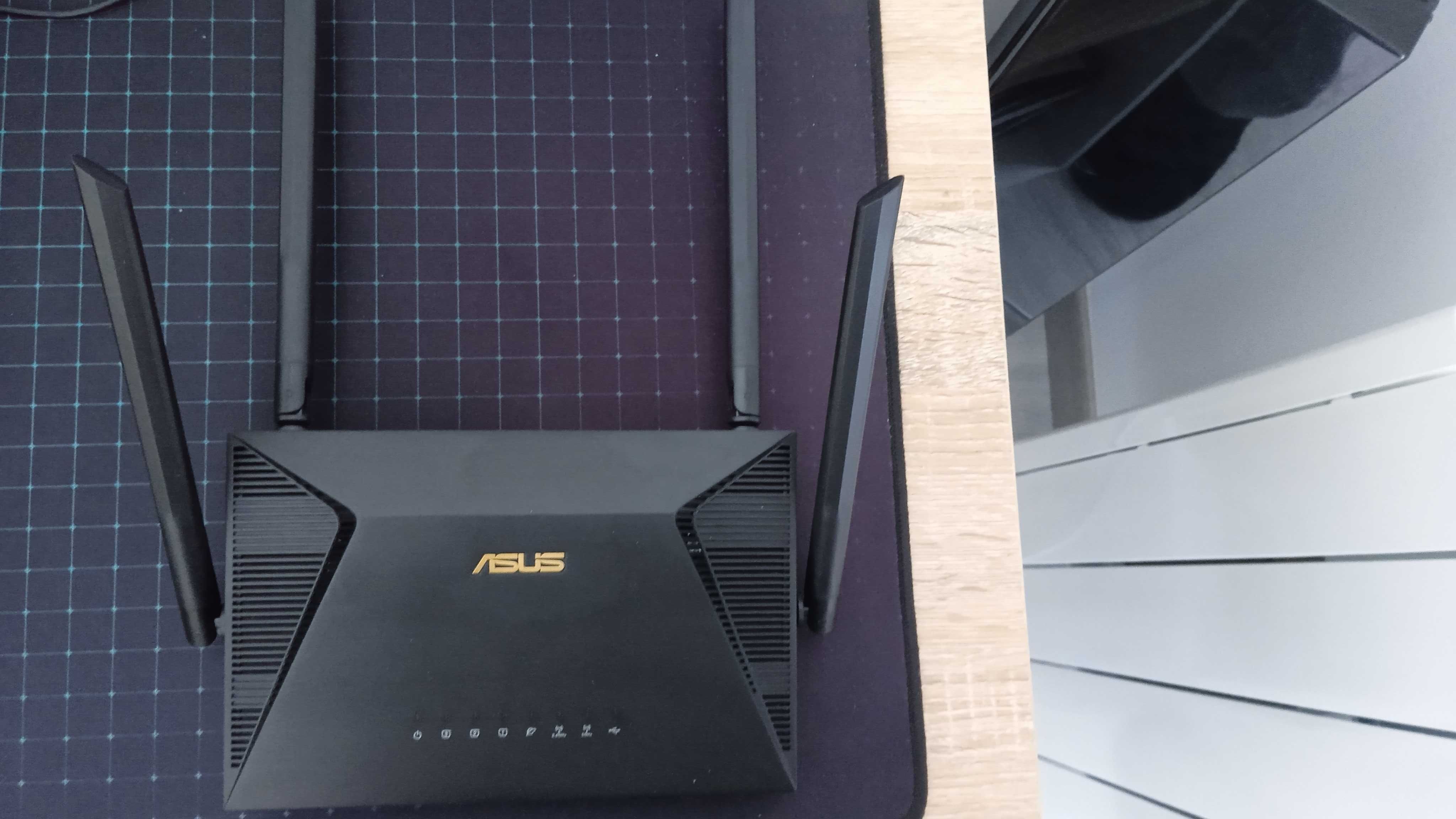 Router Asus RT-AX1800U