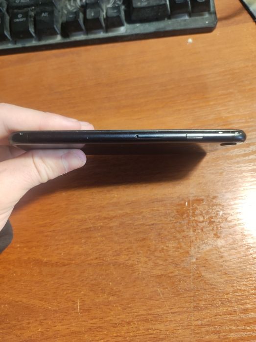 iPhone SE 2020 64 gb