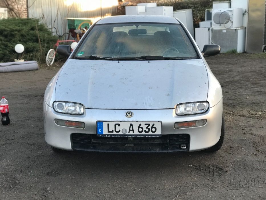 Mazda 323 F  BA 1,5 бензин /  капот