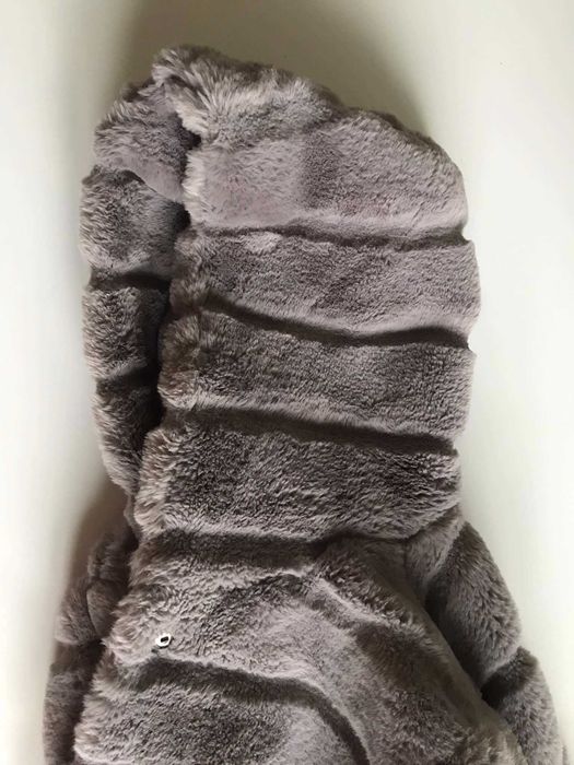 Шуба серая короткая с капюшоном