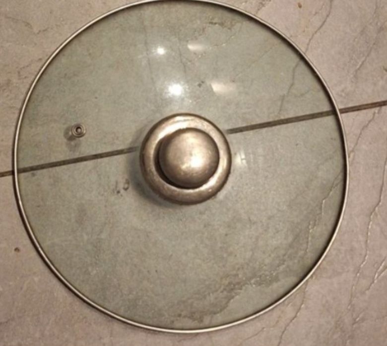 Stara szklana pokrywka