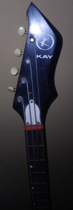 Guitara baixo 4 cortas. Marca kemay