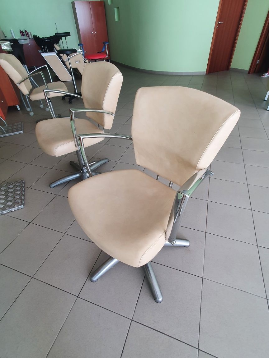 Vende-se cadeiras para corte de cabelo