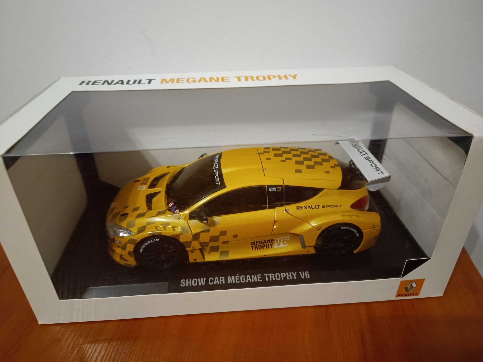 Kolekcjonerskie modele samochód Renault. Nowy.