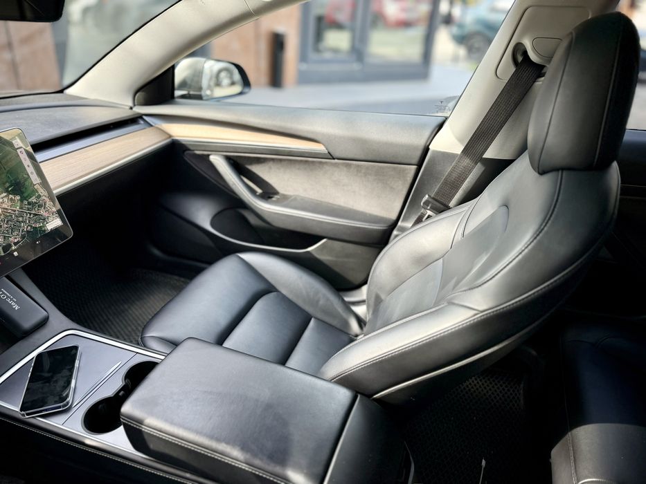 Tesla Model 3 Long Range DM