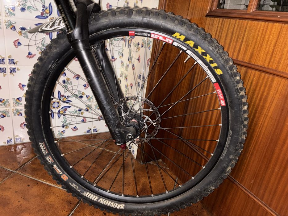 Bicicleta enduro Banshee