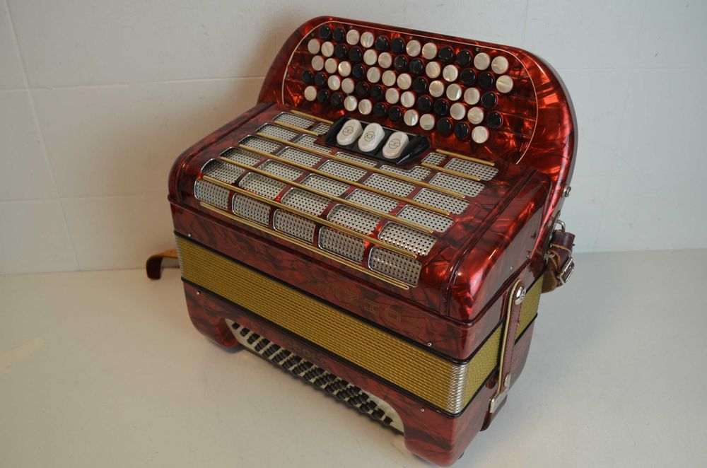 Acordeao Hohner Picolo 2 Voz.