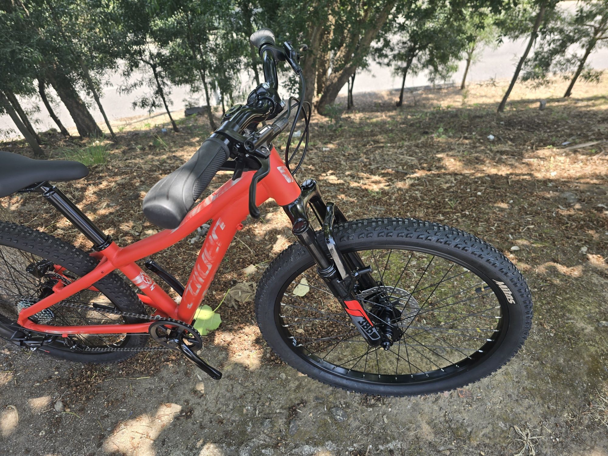 Bicicleta de crianca roda 24 nova